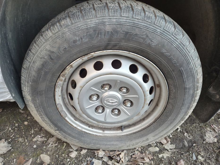 Dekielki Śrub Felg Stalowych Hyundai H350