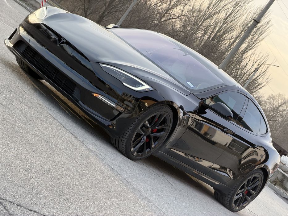 TESLA PLAID 2024 1033 к.с.