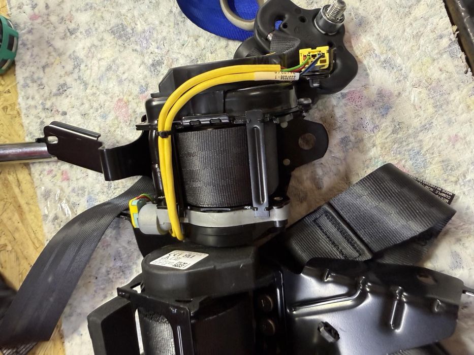 Відновлення ременів безпеки