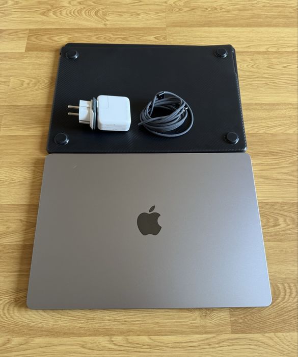 MacBook air 15 m2 8/256 2023 (73 цикли, 98% батарея)