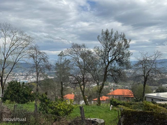 Excellent investment opportunity in Vila Verde and Barbudo!