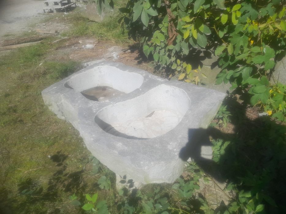 Donica granitowa , donica do ogrodu z kamienia