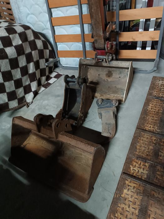 Mini giratória hitachi 1.8t