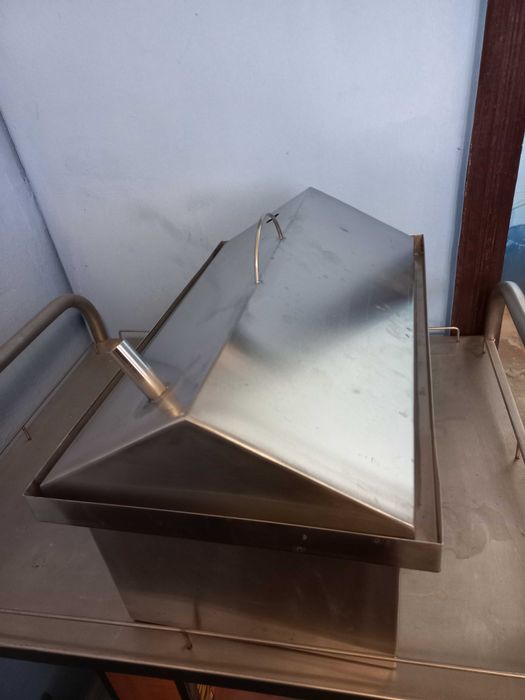 Коптильня горячего копчения из нержавейки с гидрозатвором для дома