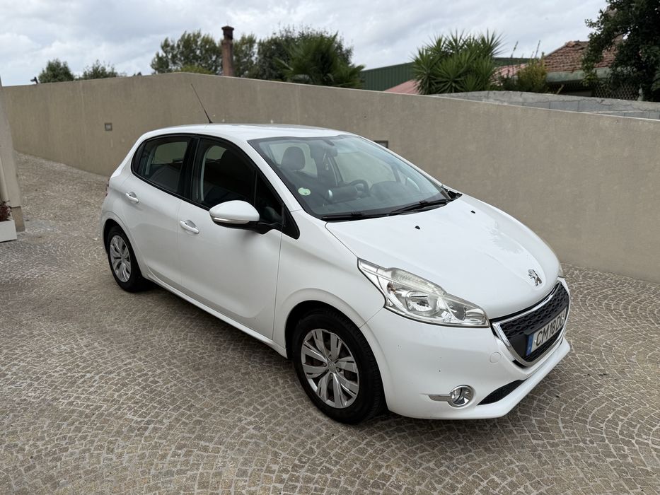 Peugeot 208 1.4 diesel 175.000km Agosto/2014