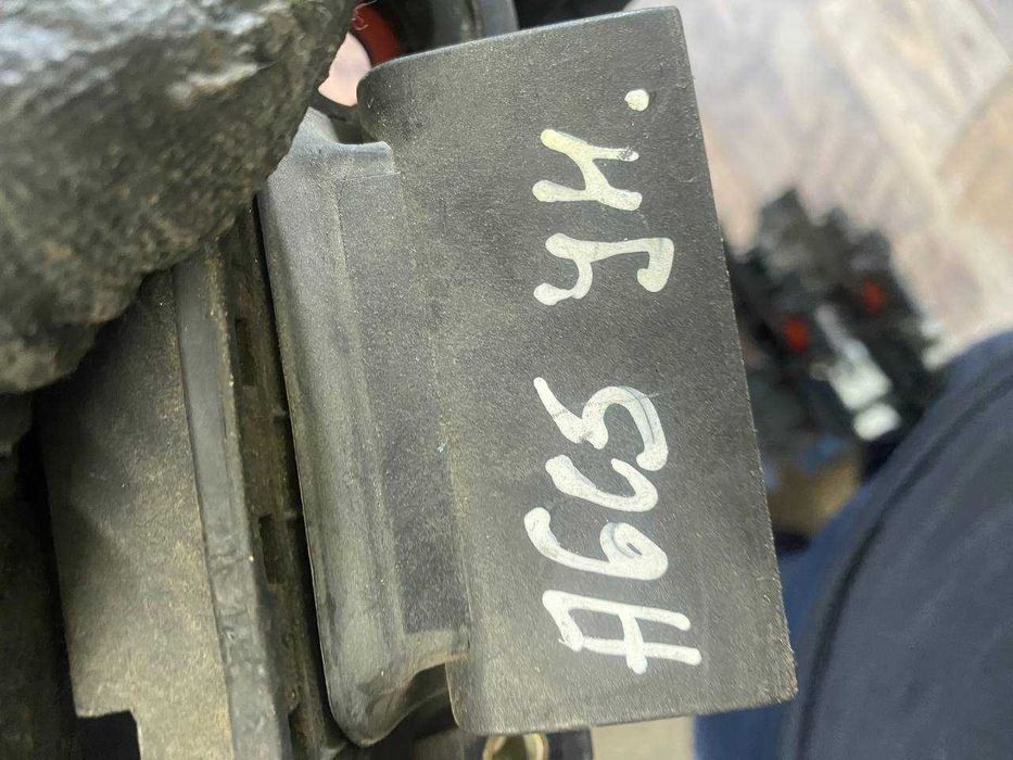 Замок механіз кришки багажника ручка гак зачеп Audi A6 C5 універсал 8D9827565H / 4B0827565H
