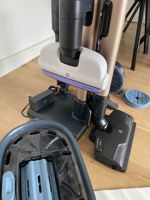 Odkurzacz pionowy ELECTROLUX Power Hygienic 800
