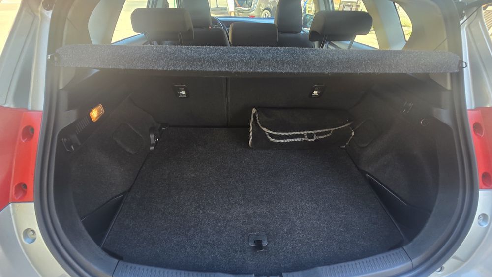 Toyota Auris 1.33 Vvt-i apenas 100.000km