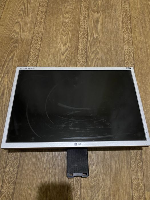 Монітор LG Flatron L194WT-SF | 19” | Робочий стан