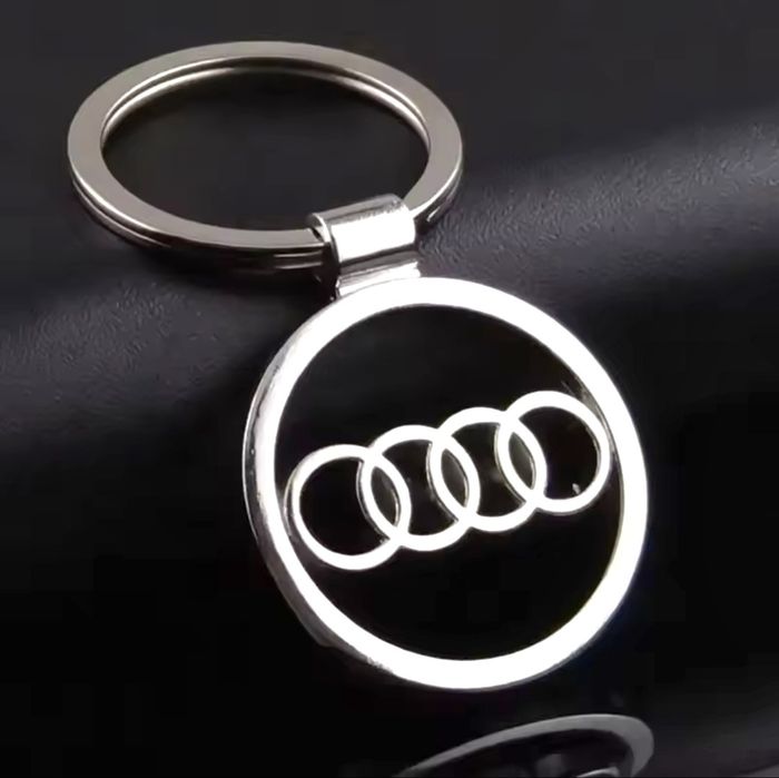 ** NOWY Breloczek AUDI brelok do kluczy kluczyka zawieszka wisiorek