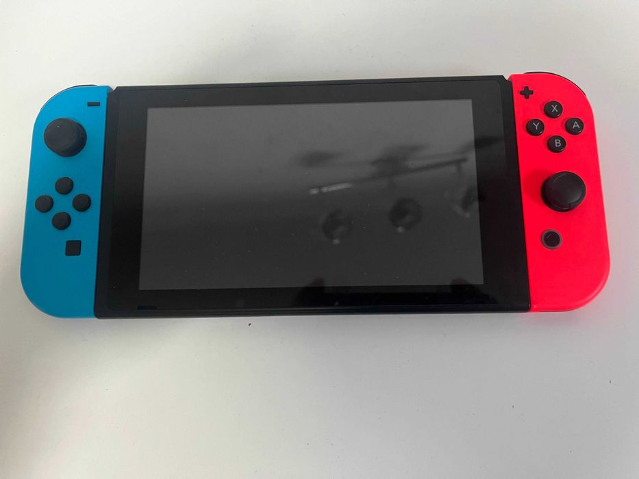Zestaw Nintendo Switch V2 + karty microsd + pad + dodatki