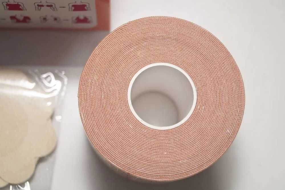 WS216 Taśma modelująca unosząca do biustu PuchUp TAPE 5m+ 10nasutników