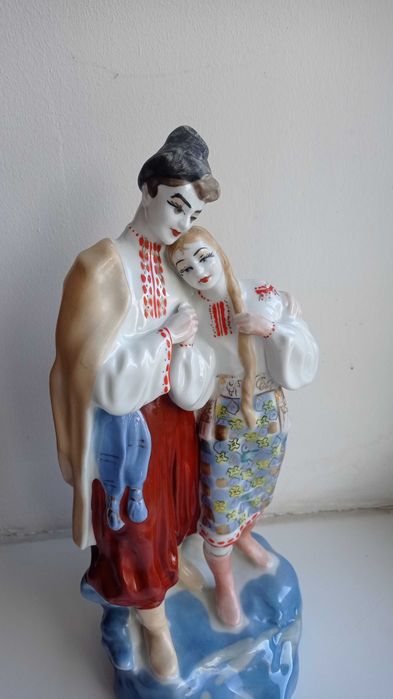 Фарфоровая статуэтка. Майська ніч.