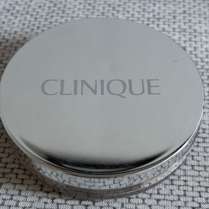Pider Clinique Almost Powder Makeup SPF 15