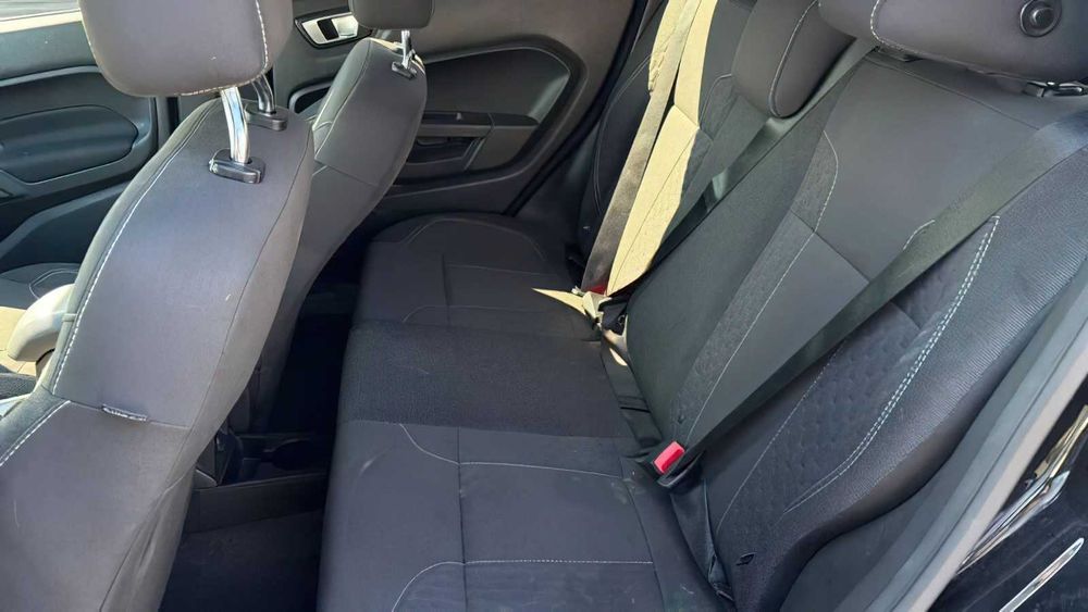 Ford Fiesta SE      2016