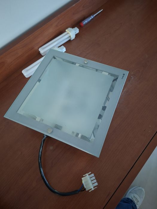 Focos de luz  quadrados antigos