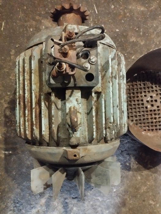 Электро двигатель 4 кв, требуется ремонт.