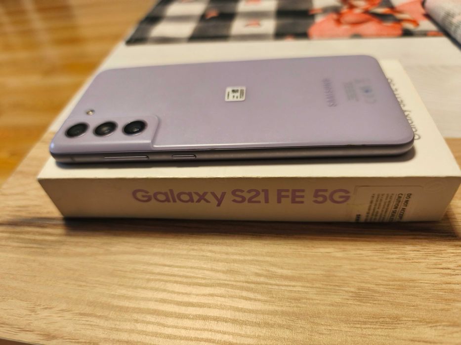 Smartfon Samsung s21 fe 5g nie uszkodzony stan dobry