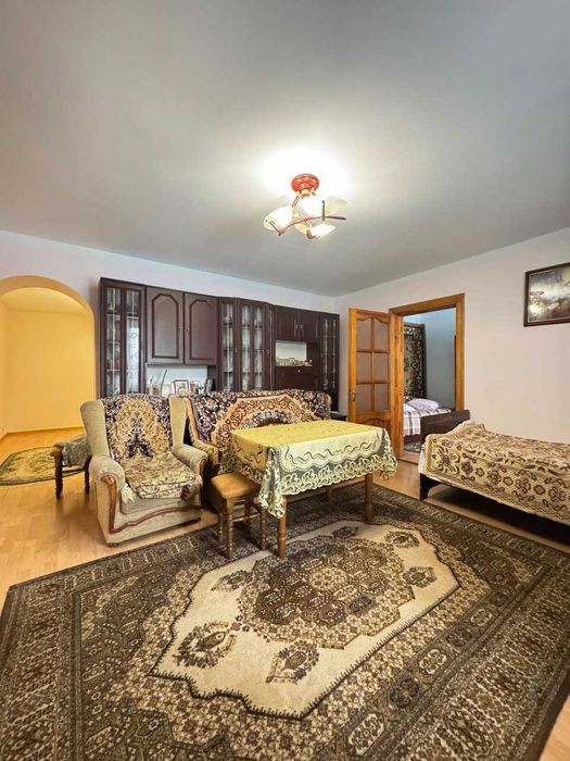 √ Продаж цегляного будинку з гаражем та ділянкою 4.8 сот