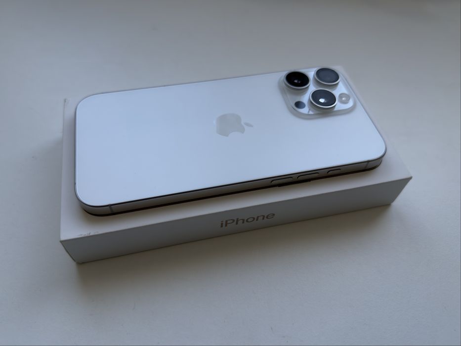 Iphone 16 pro max - como novo