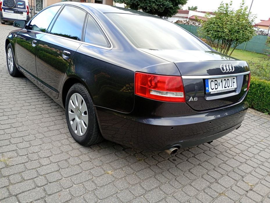 Audi A6 2.4 sedan