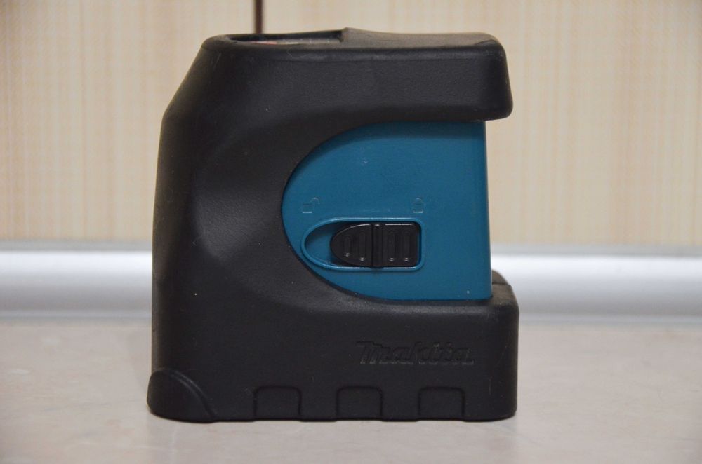 Лазерный нивелир Makita sk102
