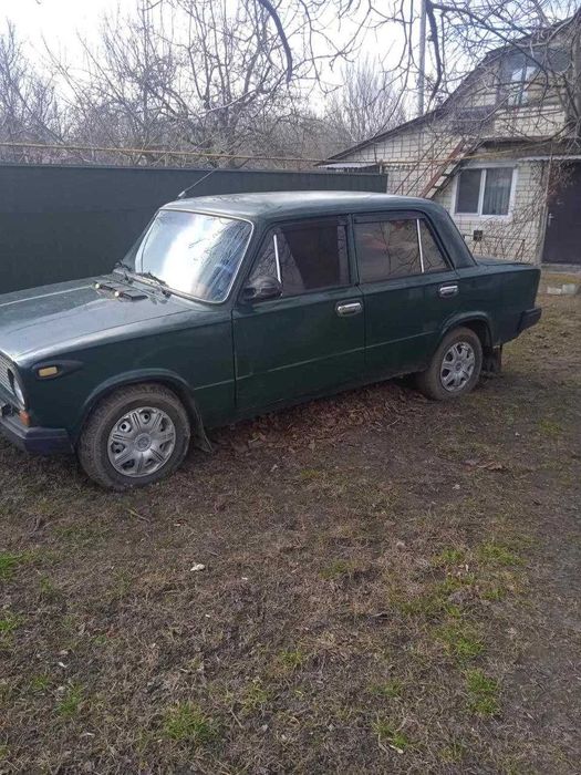 машина ВАЗ 2101 в нормальному стані