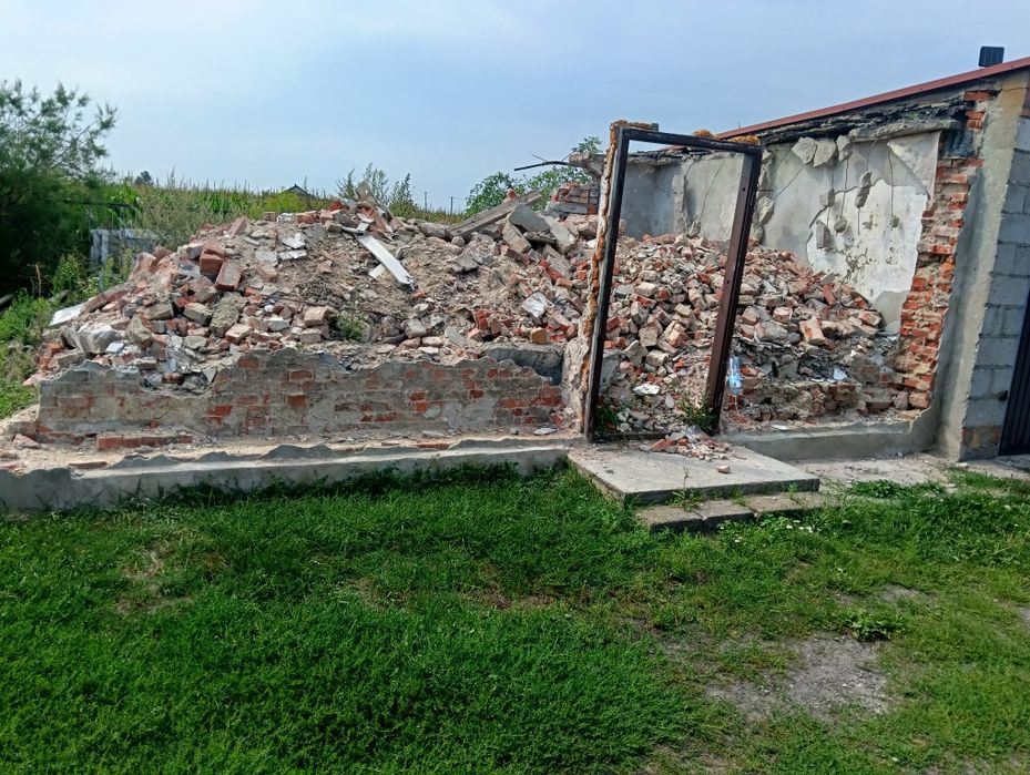 Oddam Gruz, cegła, beton.