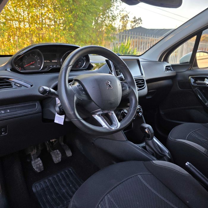 Peugeot 208 1.4 HDi Nacional — photo 5