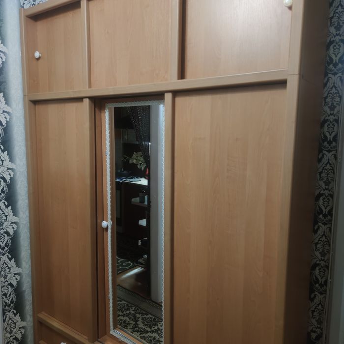 Меблі в коридор ,шафа