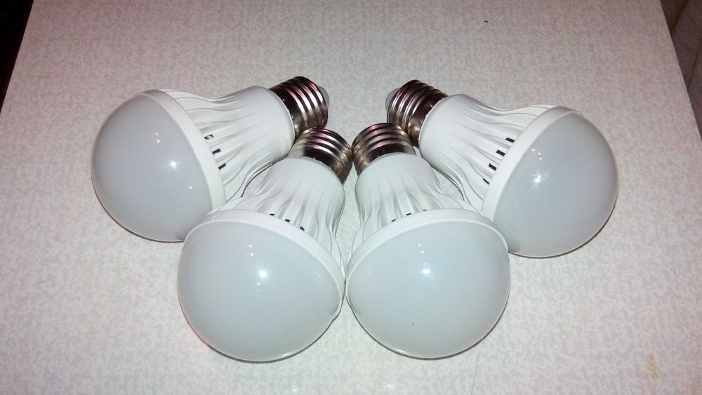 Комплект LED ламп  с датчиком звука и освещенности E27, 5W LED