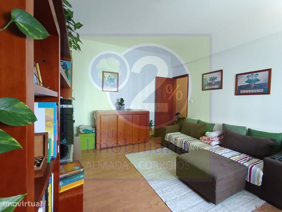 Apartamento T2, Bem localizado — Corroios, Setúbal