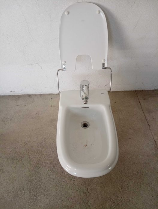 Bidé Roca com tampa usado