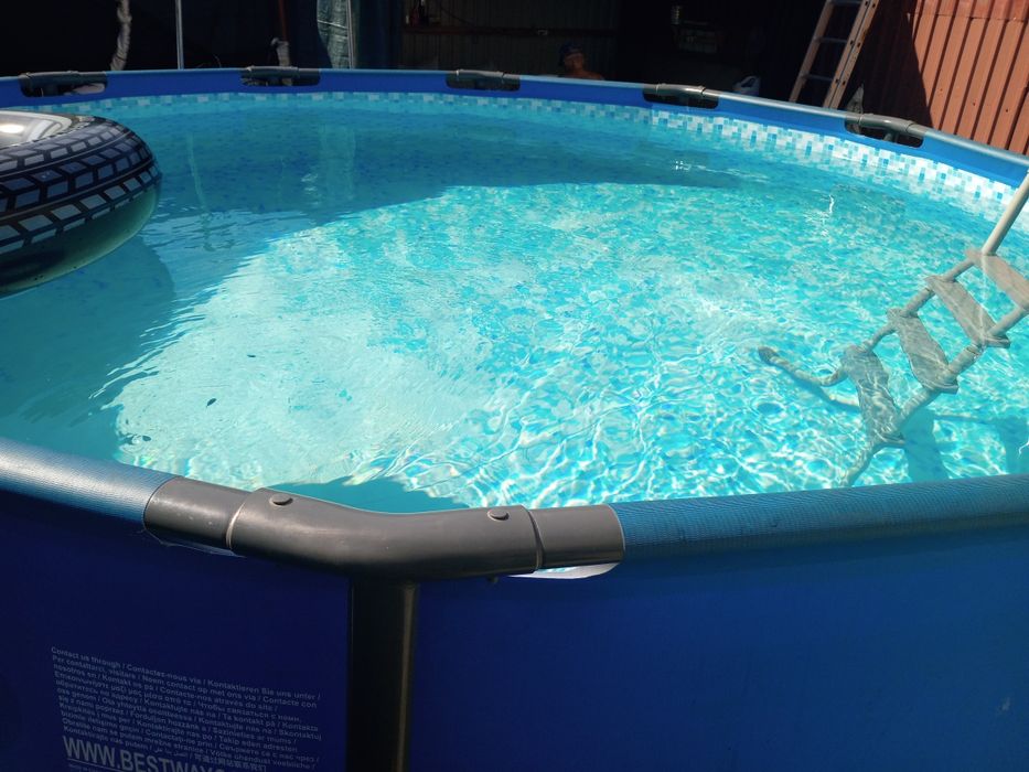 Продам каркасный бассейн 3.66 на 133