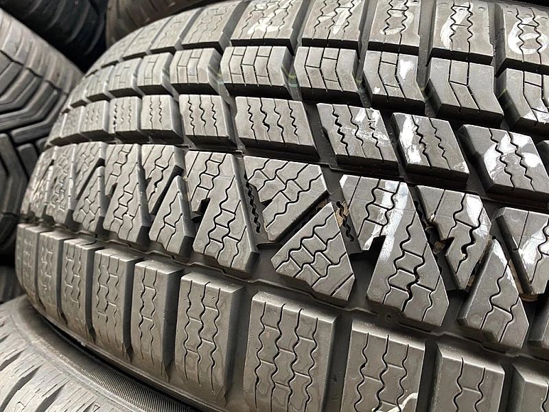 215/65r17 Kumho WinterCraft WS71_7,2mm_2szt_(463)