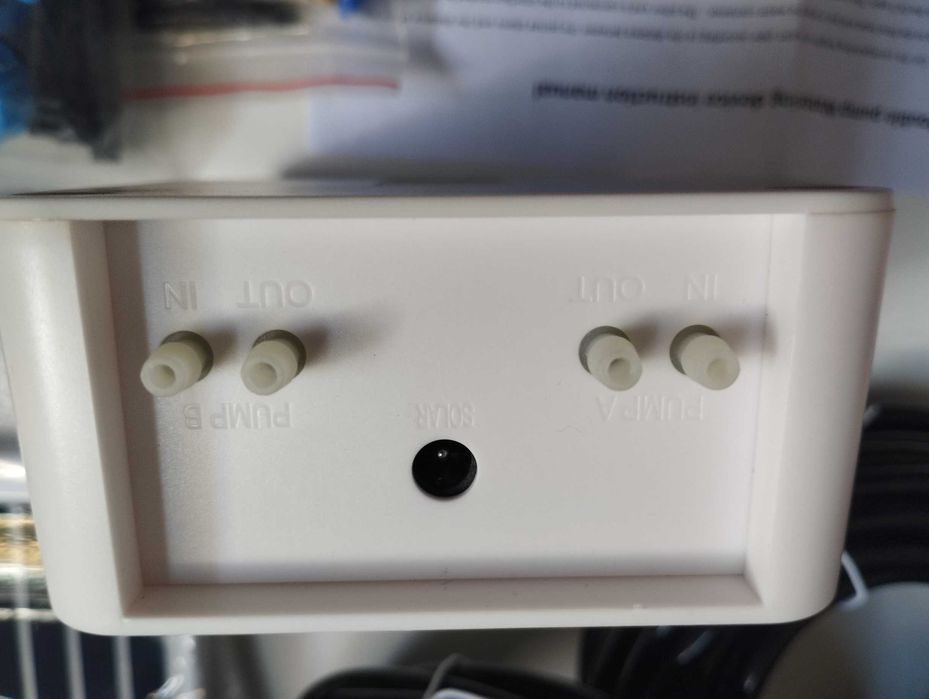 Pequeno sistema de rega automática com painel solar