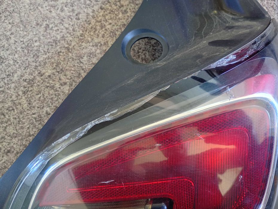 Lampa w błotnik prawy tył Opel Adam Europa