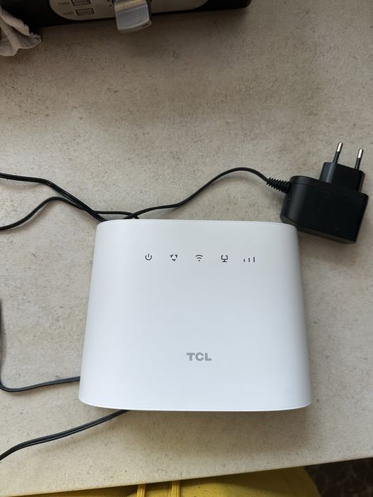Router TCL HH63V1