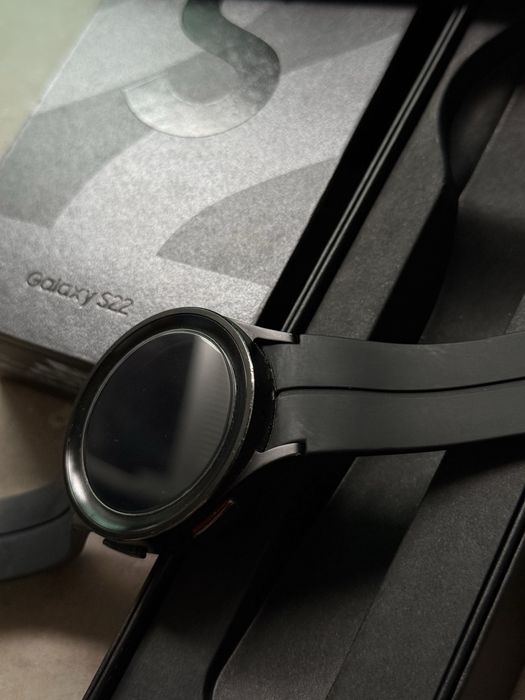 Samsung Galaxy S22 + Galaxy Watch5 Pro