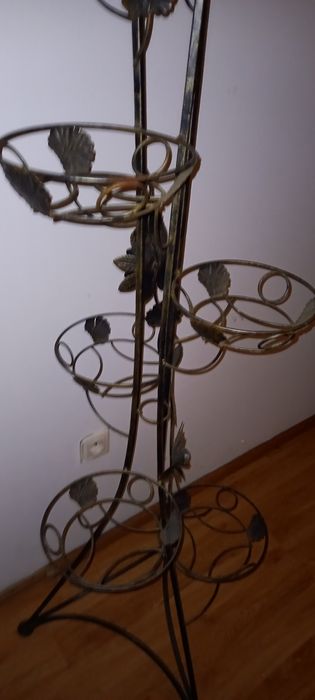 Sprzedam kwietnik  metalpwy