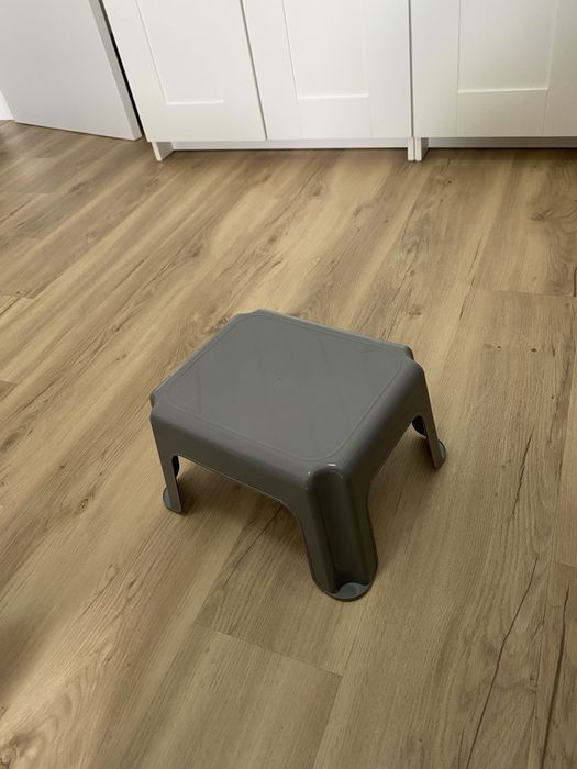 Mini banco cinzento