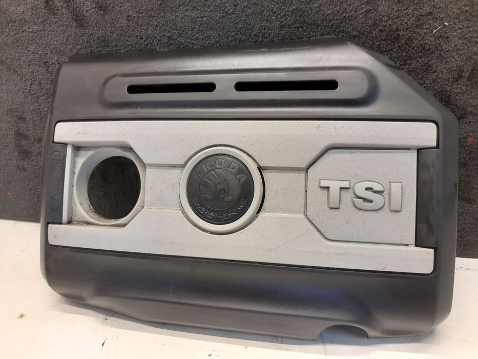 Декоративна кришка мотора 1.8 tsi Skoda a5