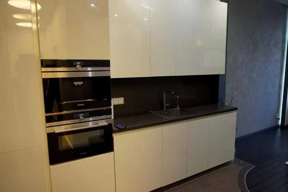 Голден Парк 3 кімнатна Зручний поверх