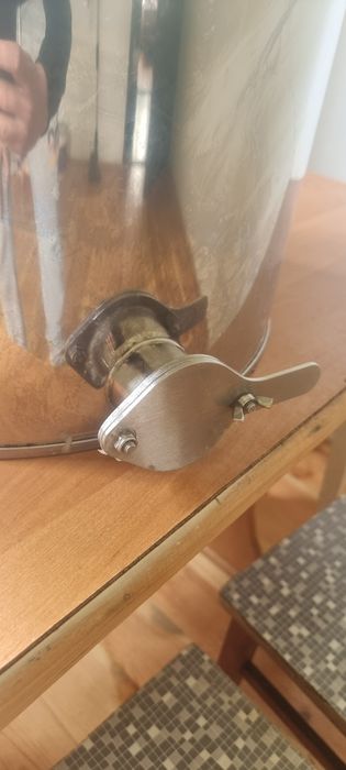 Odstojnik do miodu z sitem i zaworem 50l Łysoń