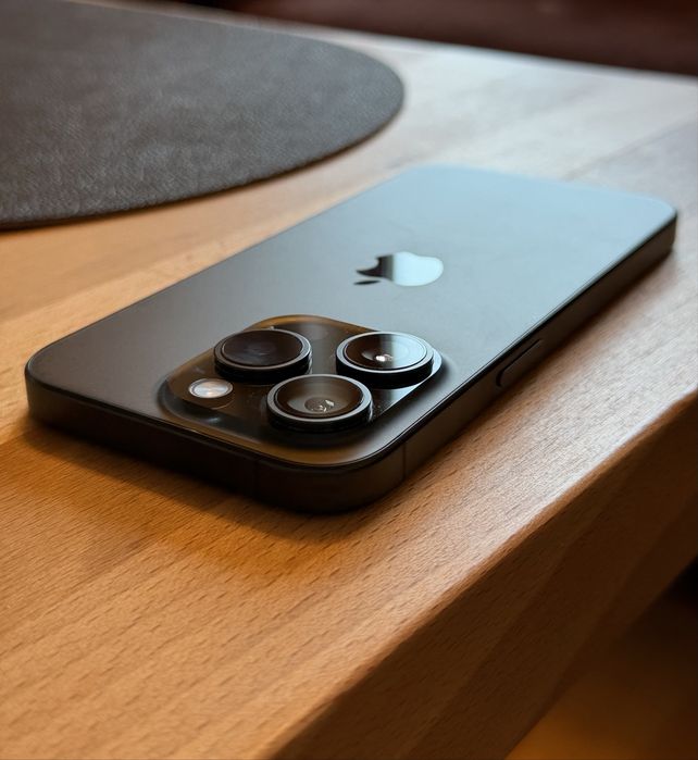 IPHONE 15 PRO  Stan bardzo dobry