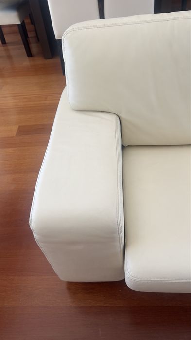 Sofá Pele Bege 4 lugares Gamamobel