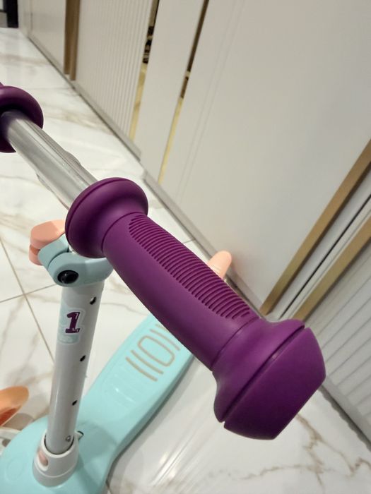 Дитячий триколісний самокат Axelo В1 500