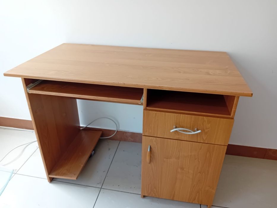 Oddam biurko z krzeslem za darmo