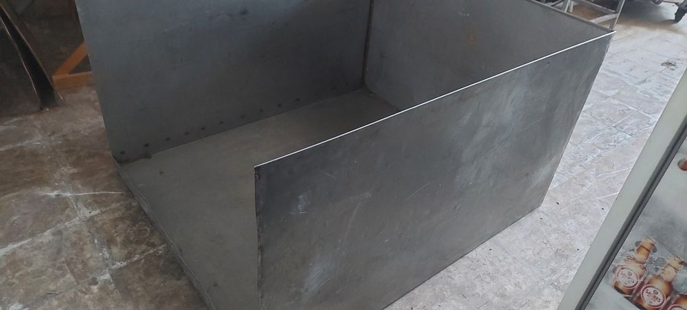 Caixa em inox aberta