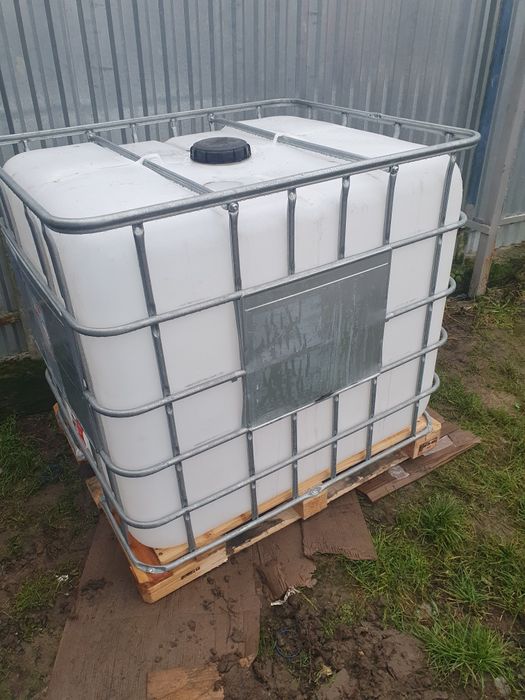 Єврокуб на палеті в обрешідці від ADblue